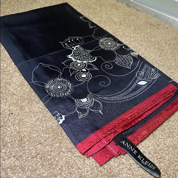 Anne Klein Scarf - Picture 8 of 10